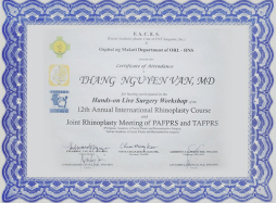 Tốt nghiệp Đại học Y Dược Hà Nội